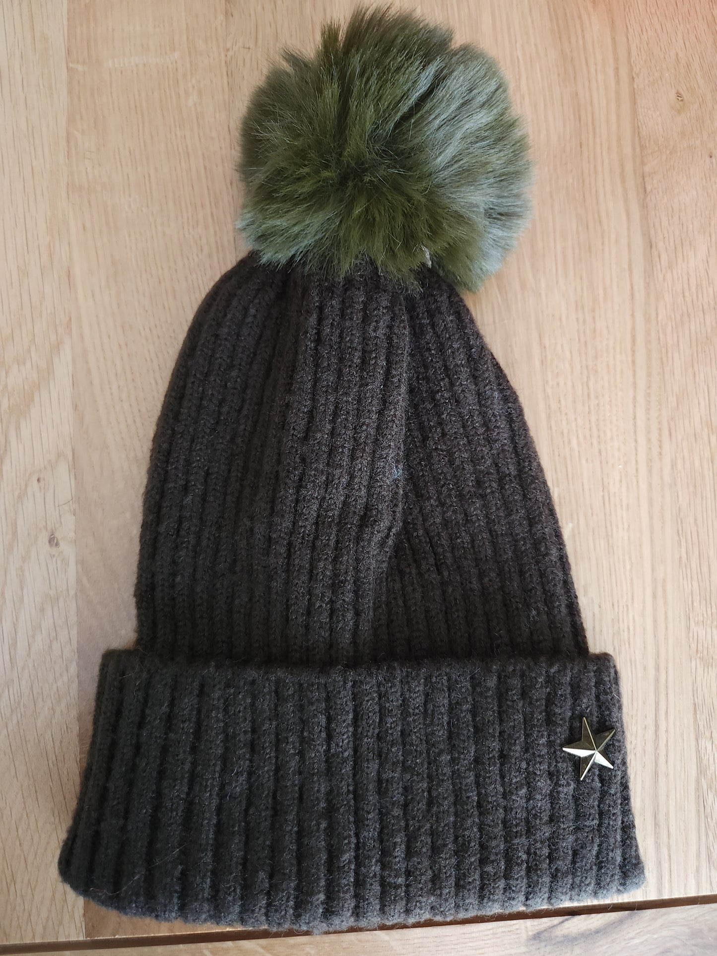 Khaki star bobble hat