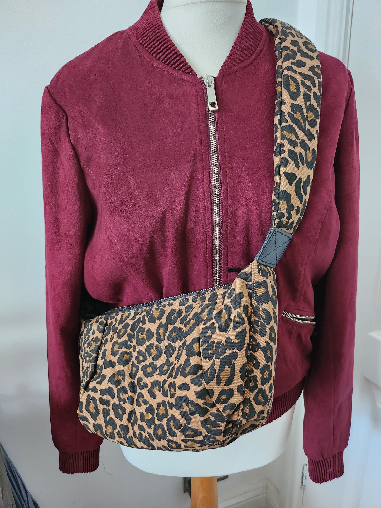 Leopard sling bag