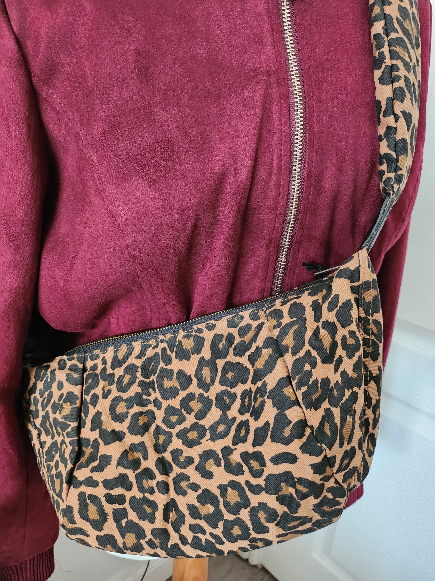 Leopard sling bag