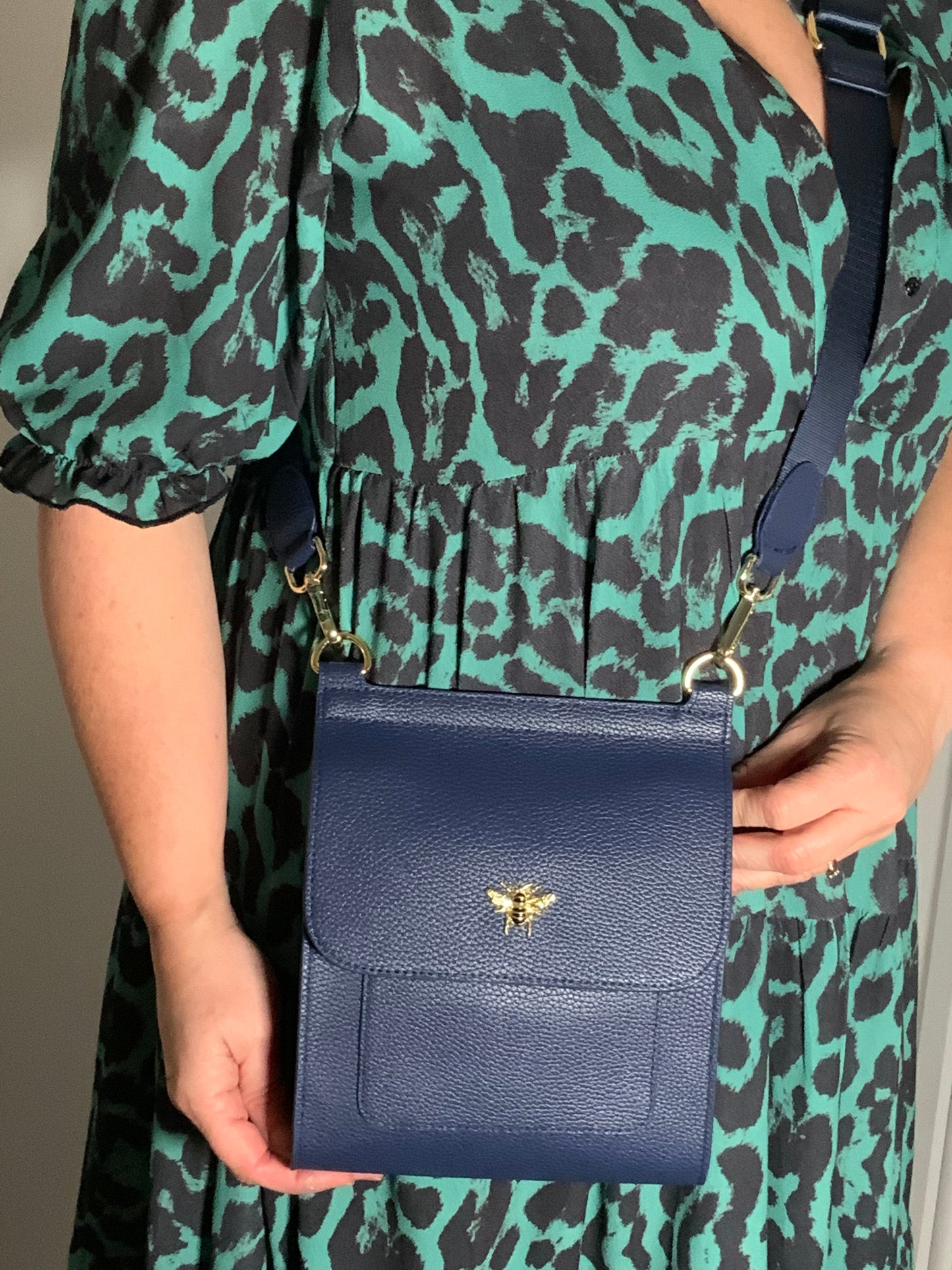 Alice Wheeler Bloomsbury cross body bag in Navy
